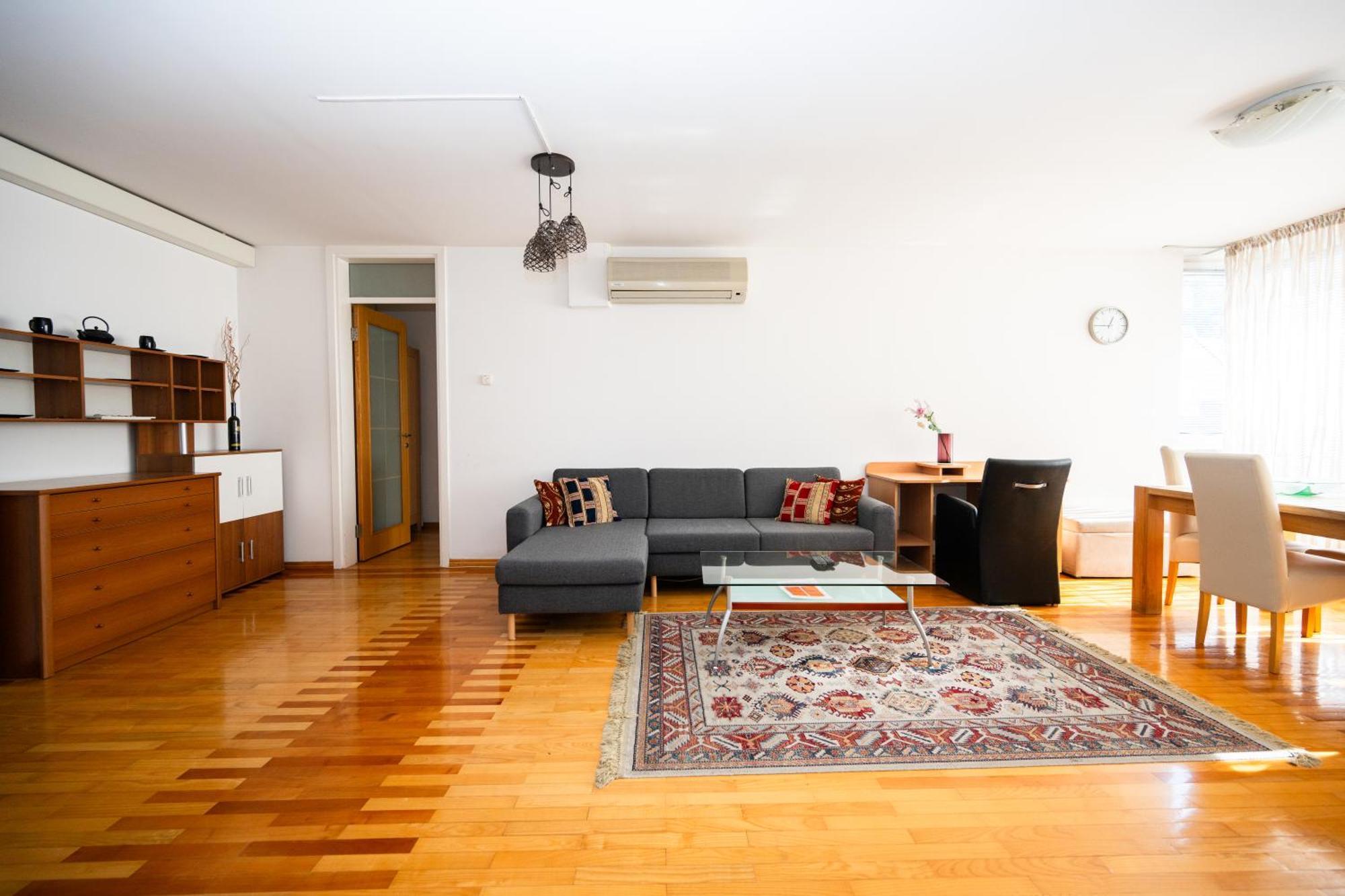 Modern 2Bdr Apartment In The Center- Free Parking 사라예보 외부 사진