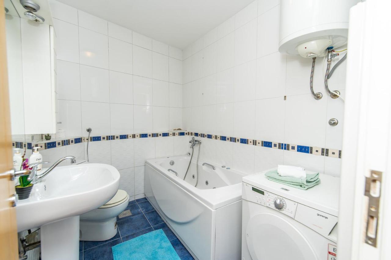 Modern 2Bdr Apartment In The Center- Free Parking 사라예보 외부 사진